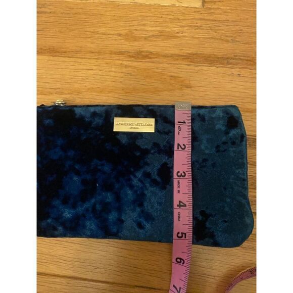 Adrienne Vittadini women's blue/green velvet wristlet with USB charging insert - Picture 8 of 8